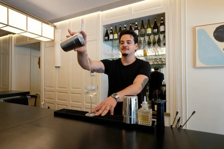 Here drinks and food go hand in hand