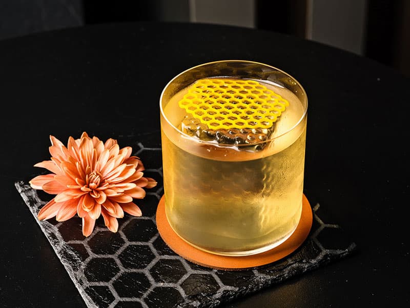 Bees at Work: Winner Cocktail Barkeeper of the Year Swiss Bar Awards 2022